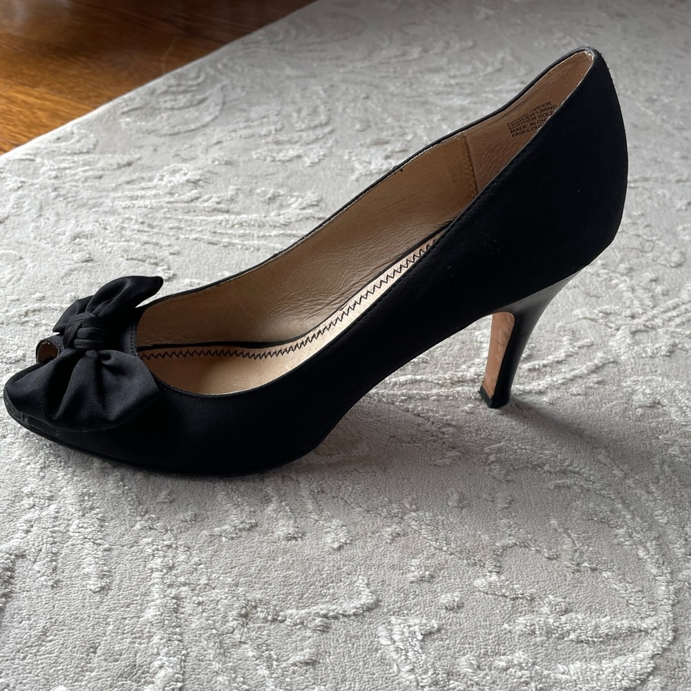 Women’s Black Satin Peep Toe Dress Shoe size 8.5